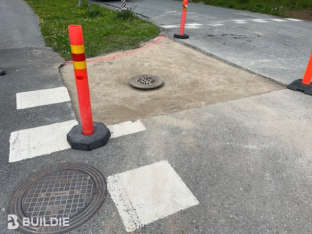 _URAKOITSIJAT-KUNNOSSAPITO_VIEMÄRILAITOS-KORJAUS-Sv_kaivon_uusinta_asfaltti_pohjat_valmiit-22-heinäkuu-2025